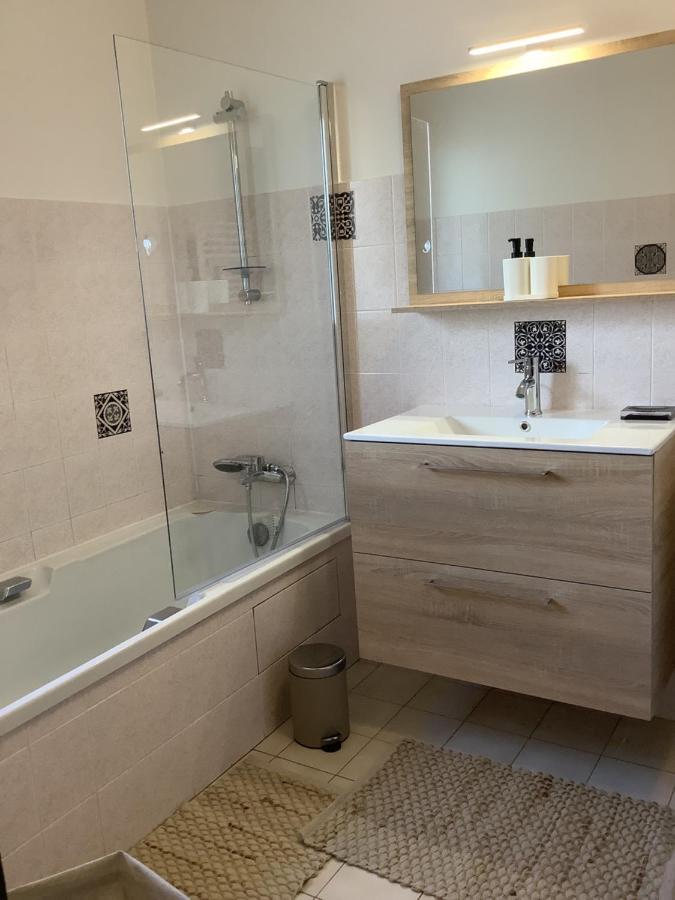Gite Milin A Sizun Hebergement Confortable Pour 7 Pers Ngoại thất bức ảnh